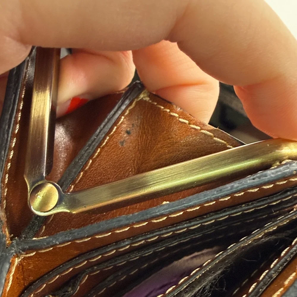 Patricia Nash Iberia Wallet ID Card Holder Kiss Lock Floral Yellow Black Leather - Picture 16 of 16